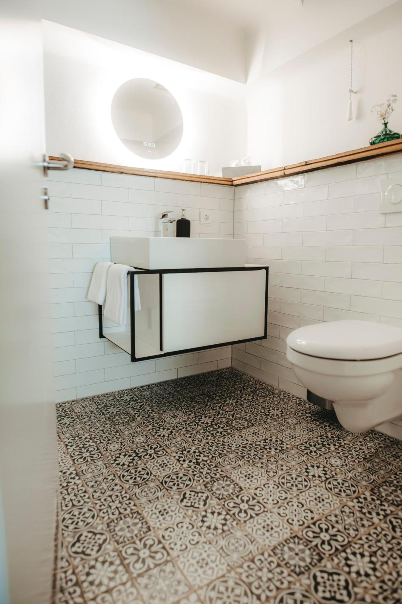 Hotel Zum Heidkrug & Cafe Lil Lüneburg Eksteriør bilde